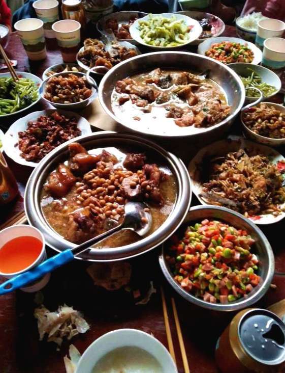 农村家宴太丰盛,回家3天胖2斤,这道菜一上桌,鸡鸭螃蟹都靠边站